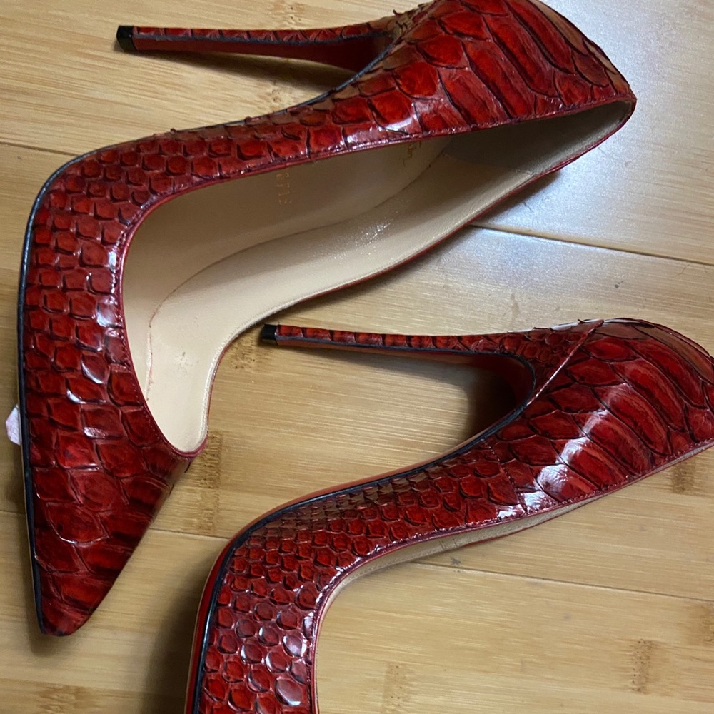 Christian louboutin Red skin brand new 37.
